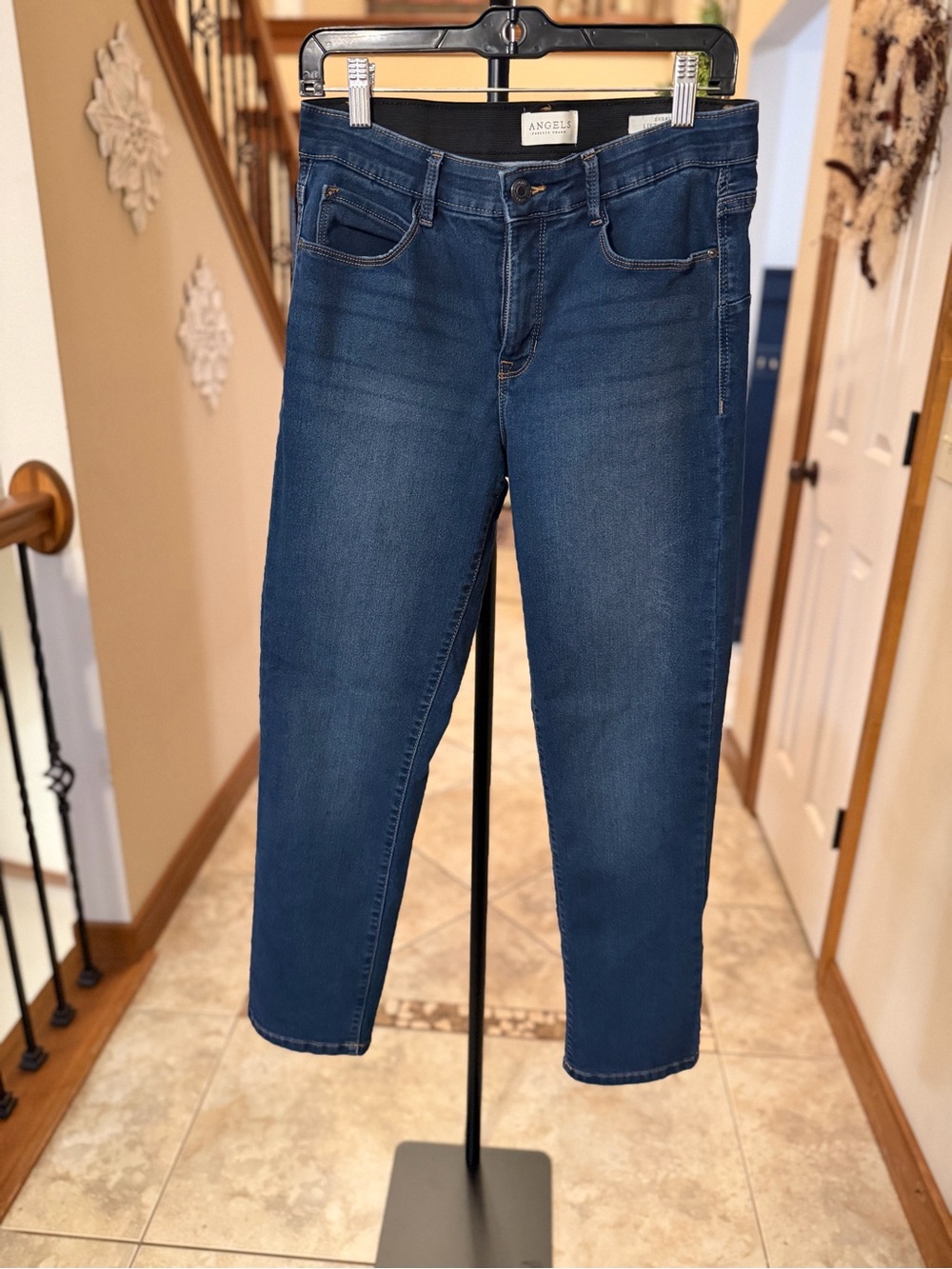 Angels Forever Young Everluxe Lift Straight Jeans Size 8/29 Dark Wash